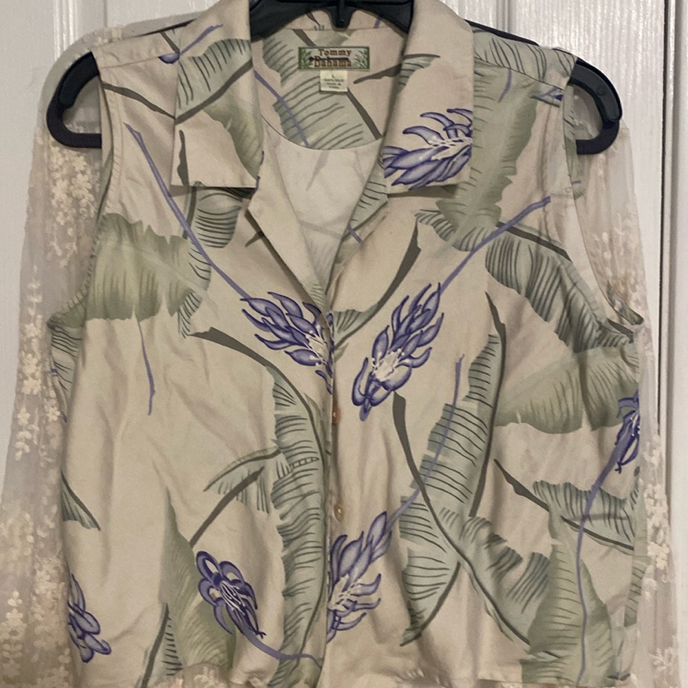 Women’s Tommy Bahama sleeveless front tie silk blouse
